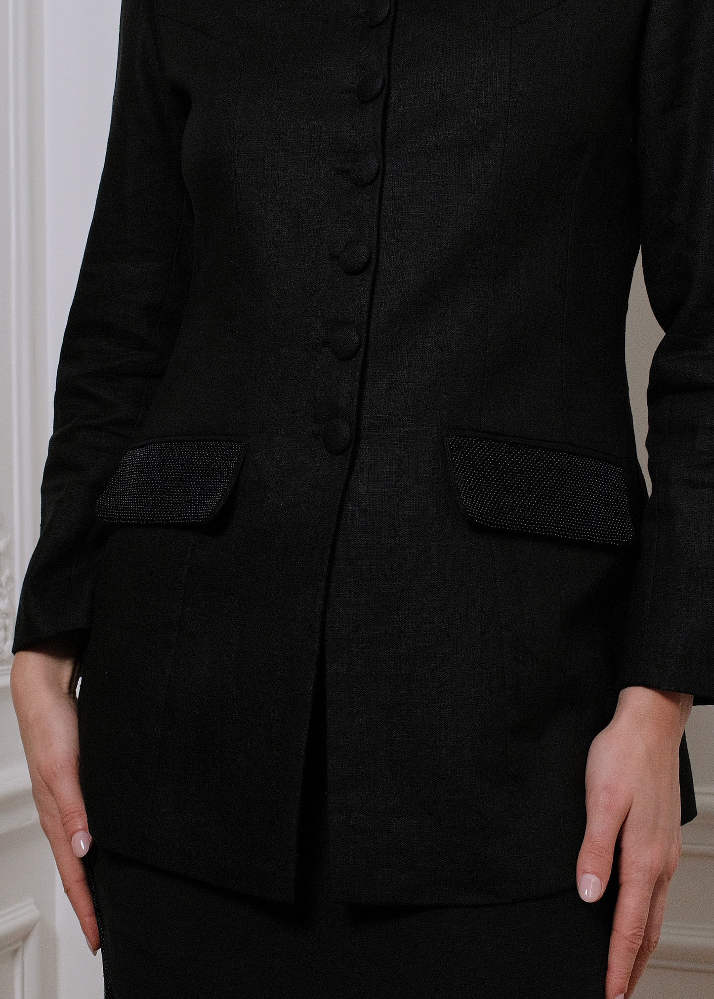 Anne Linen & Satin Jacket in black