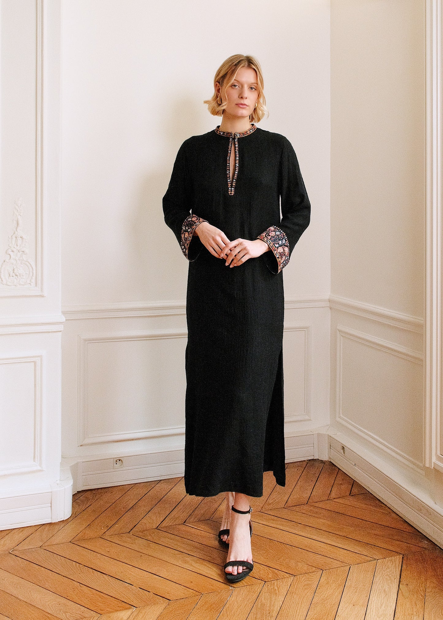 Isabelle Pashmina Dress in black