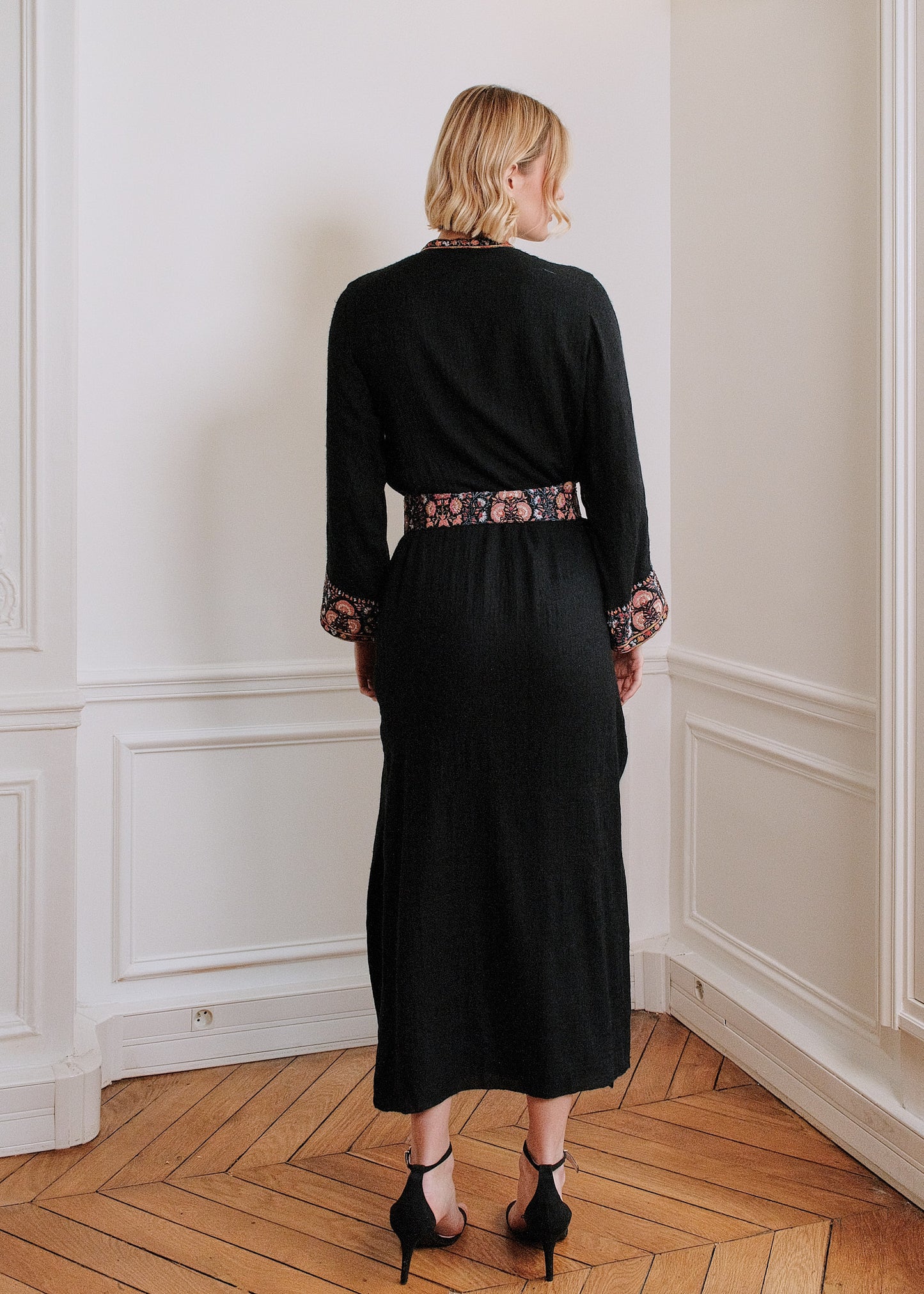 Isabelle Pashmina Dress in black