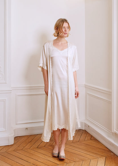 Marilyn Silk Night Robe in white