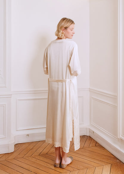 Marilyn Silk Night Robe in white