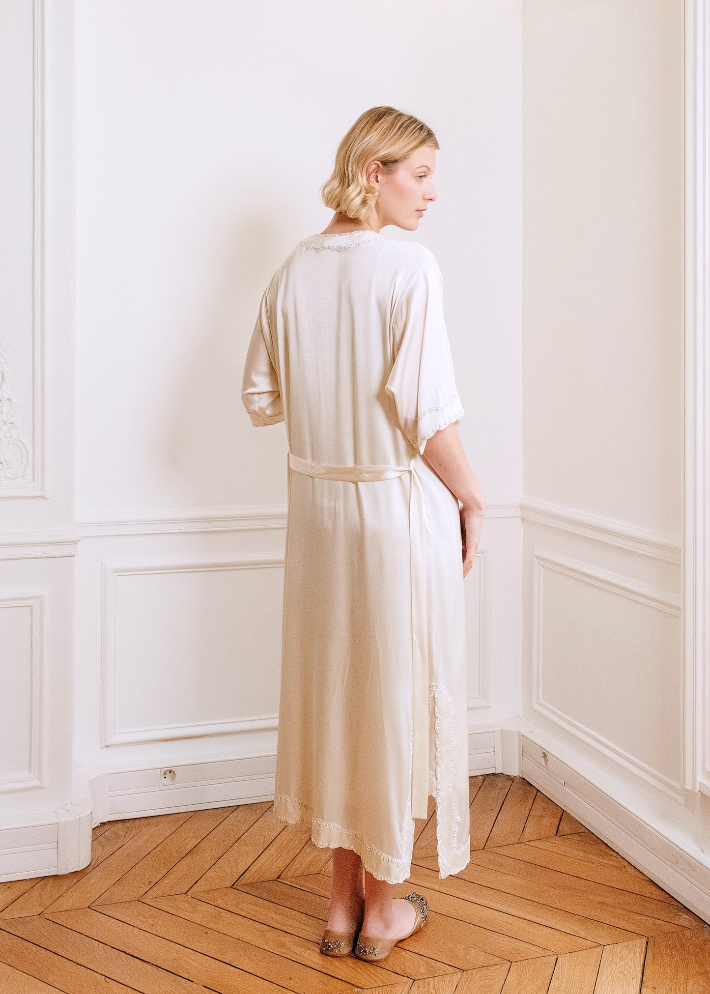 Marilyn Silk Night Robe in white