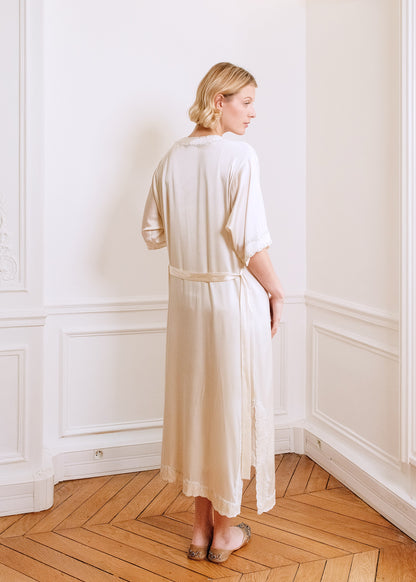 Marilyn Silk Night Robe in white