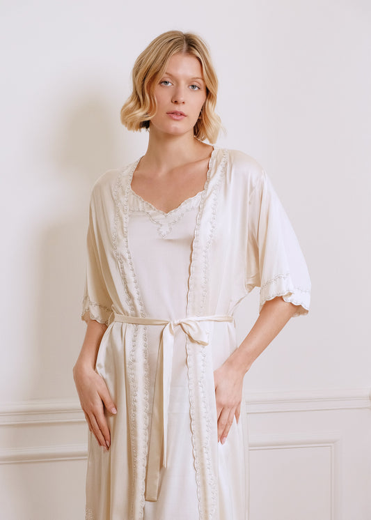 Marilyn Silk Night Robe in white