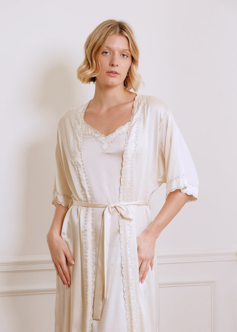 Marilyn Silk Night Robe in white