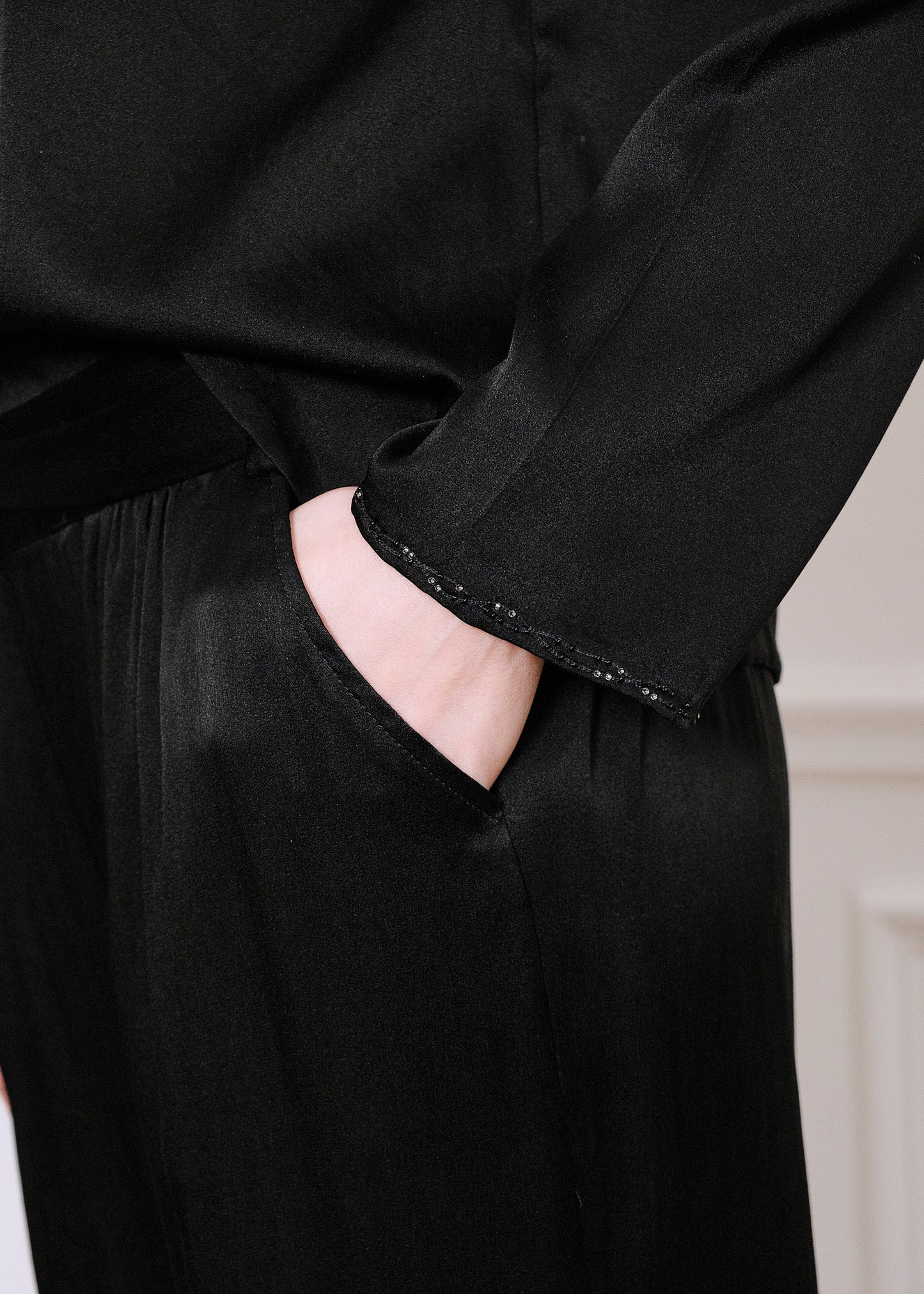 MARY SILK TOP WITH TROUSERS in black