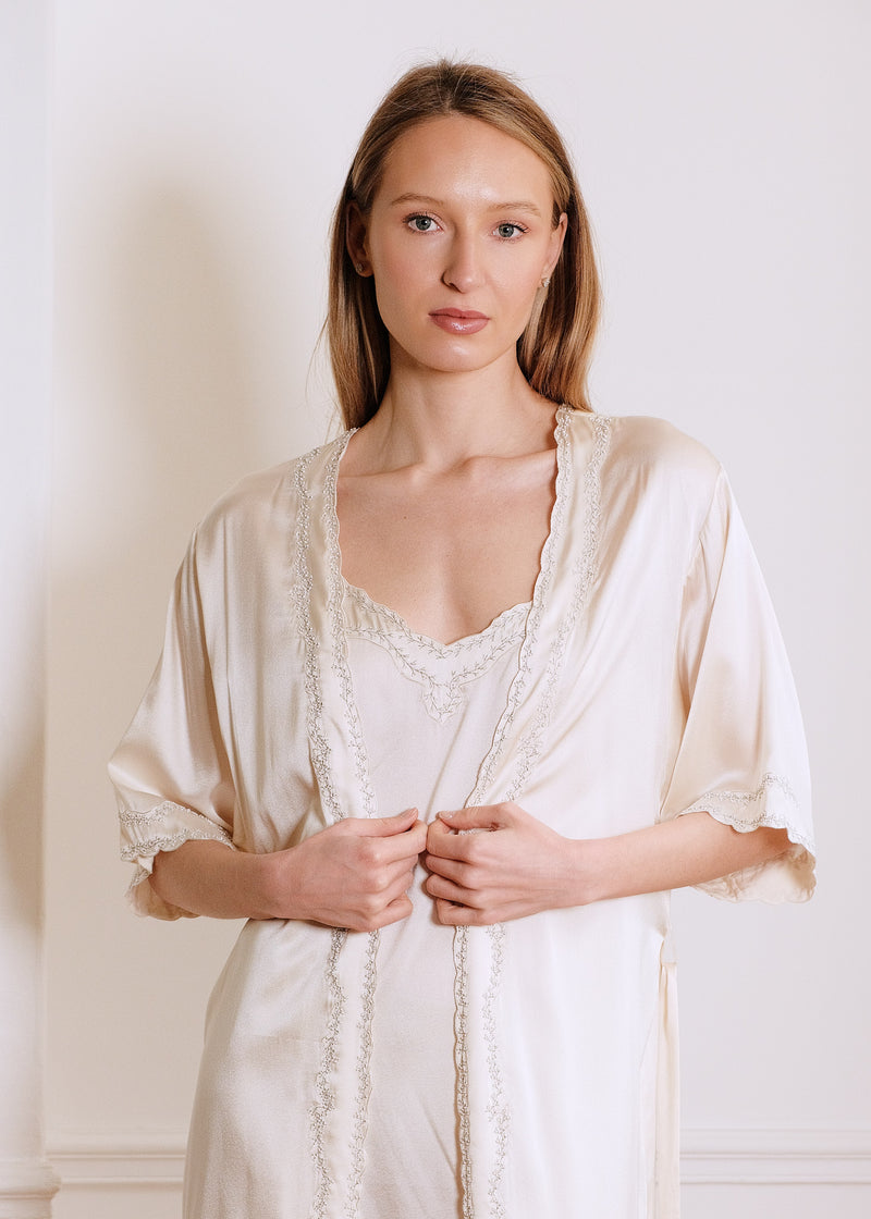 Liz Silk Night Robe in white