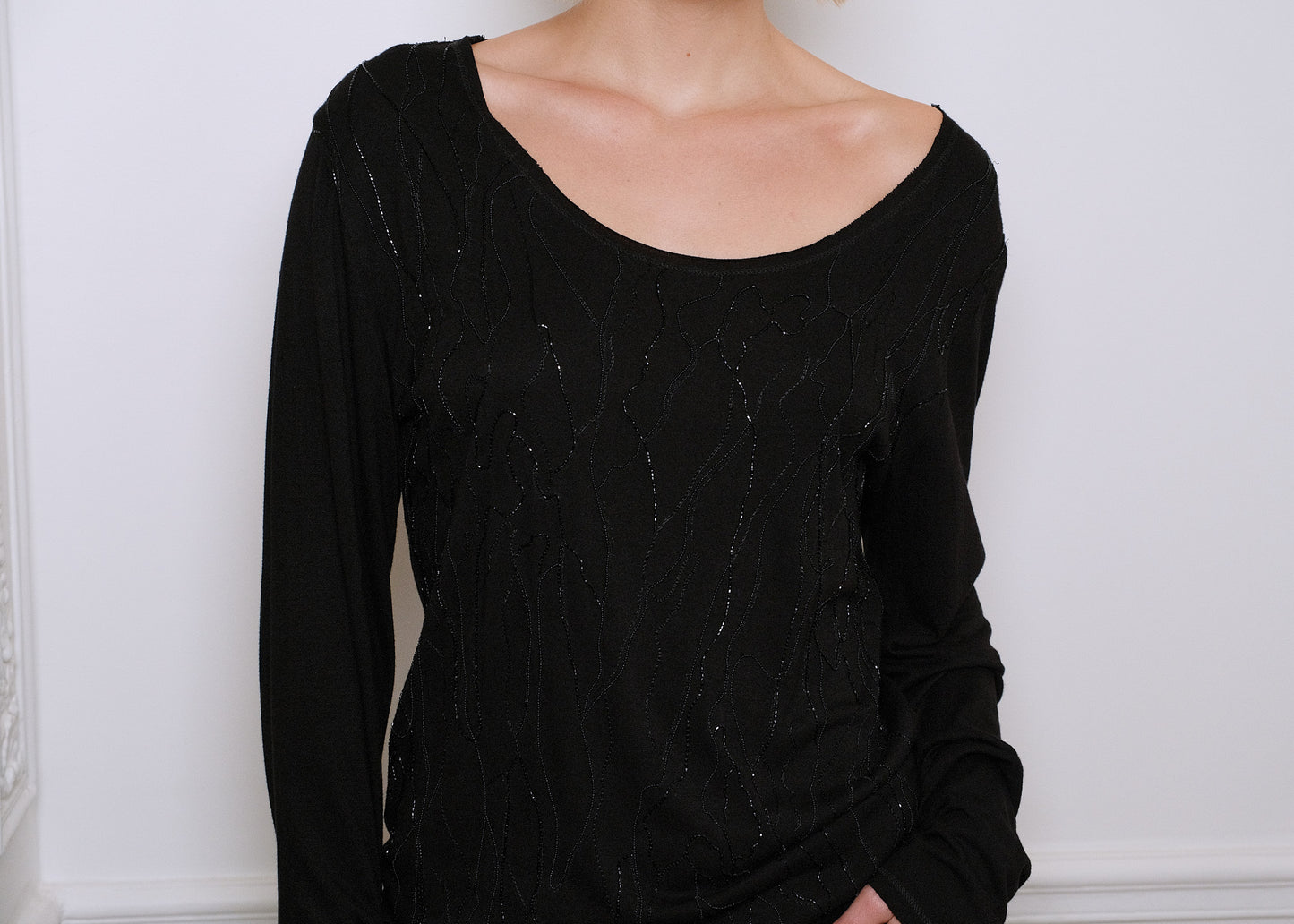 ARABESQUE T-SHIRT IN BLACK